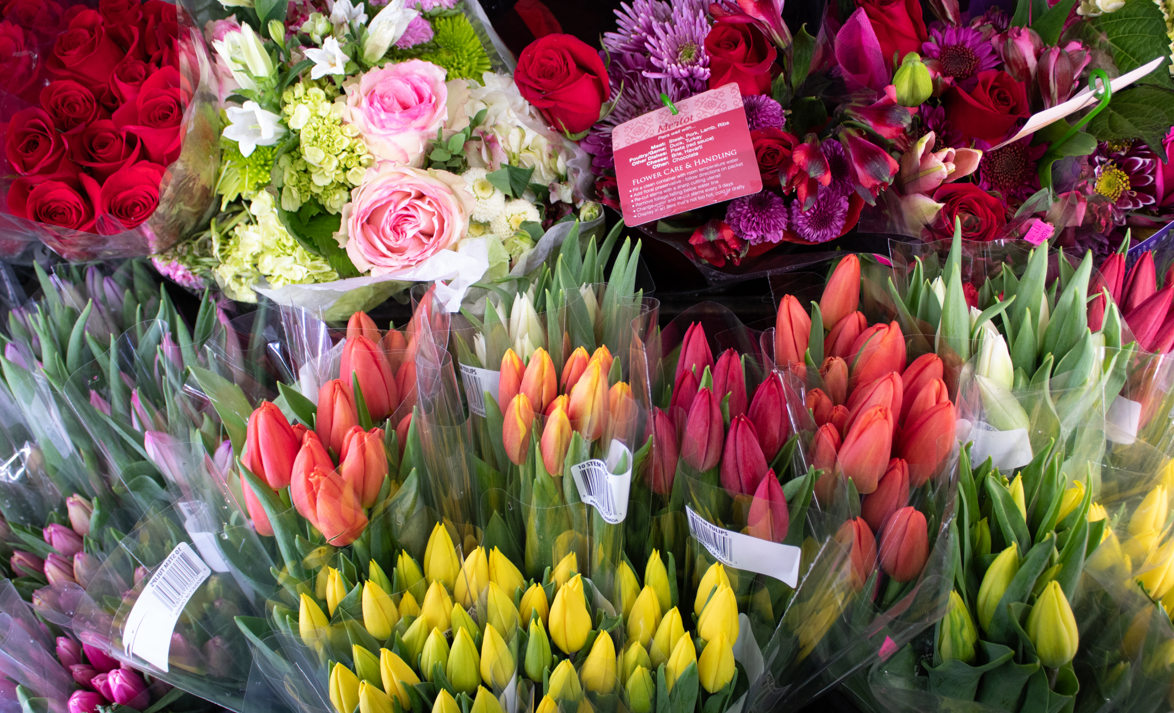 Sophisticated wedding arrangements