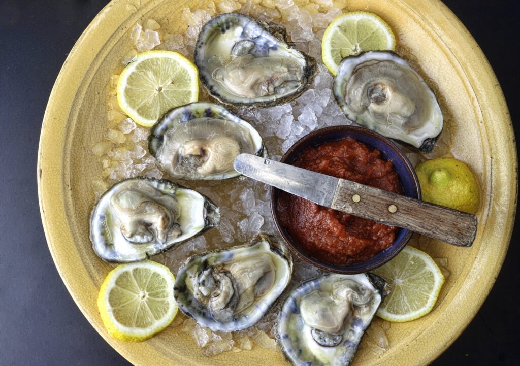 4_yellow_plate_oysters