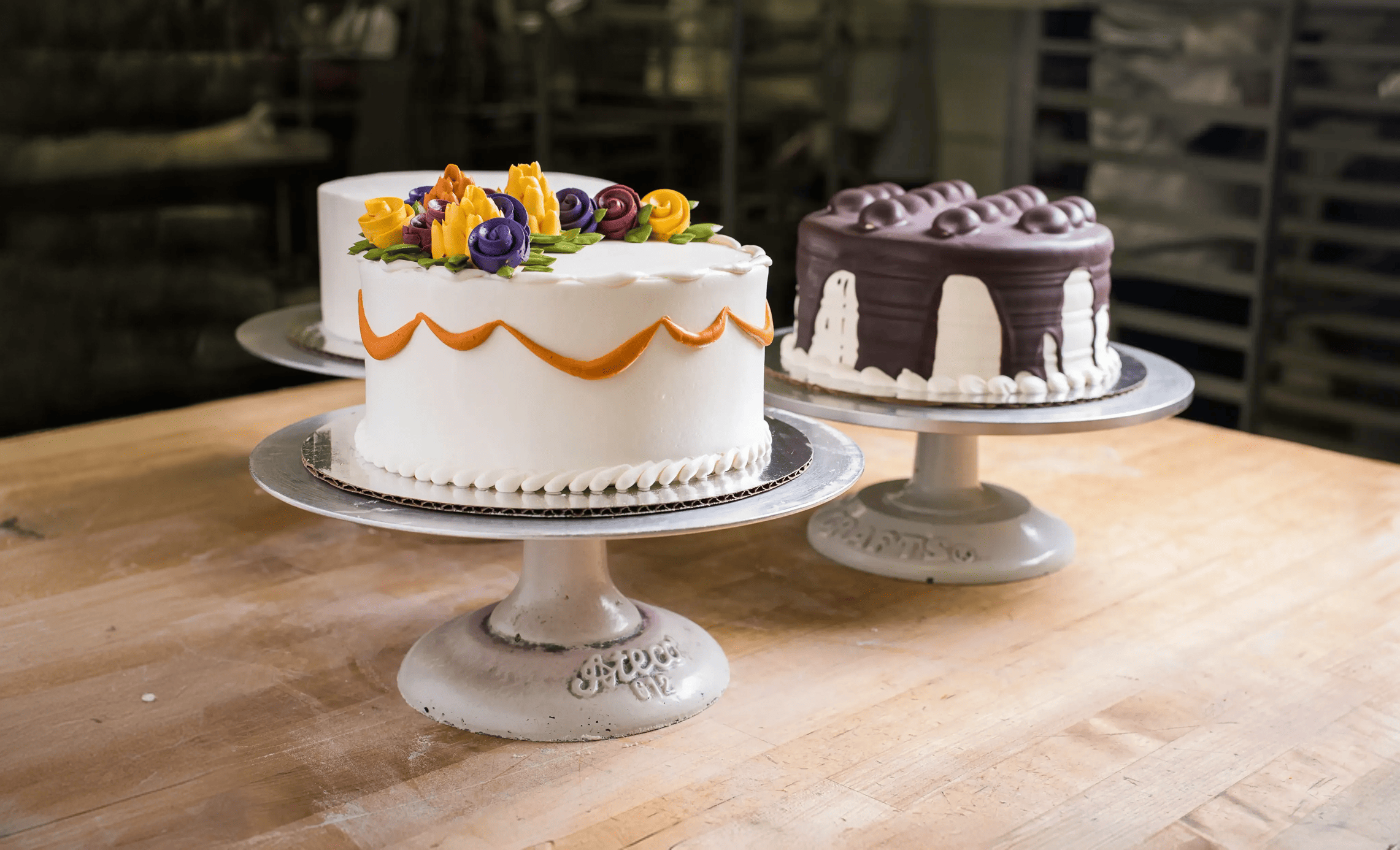 Custom Cakes & Desserts